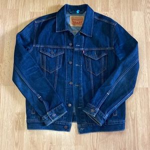 Levi Strauss & Co 72334 Men's Jean Trucker Jacket Denim Blue size Medium